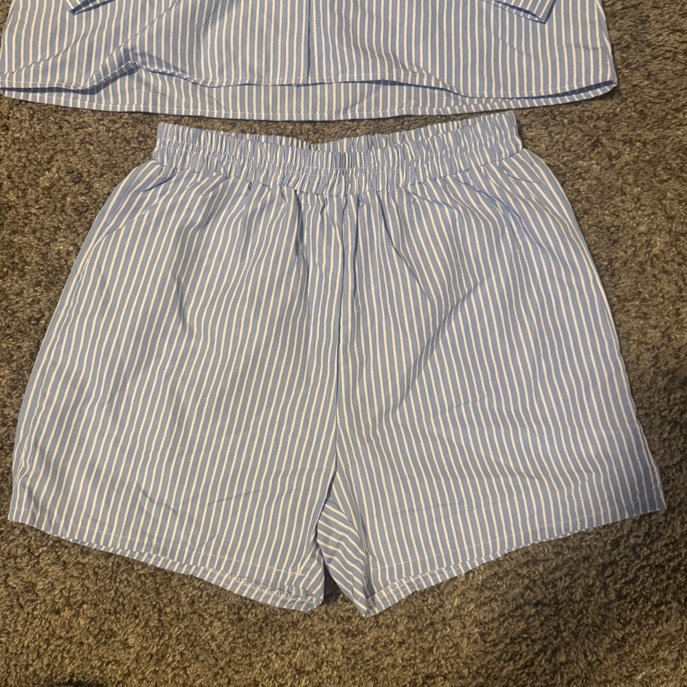 Striped Set - Picture 4 of 5